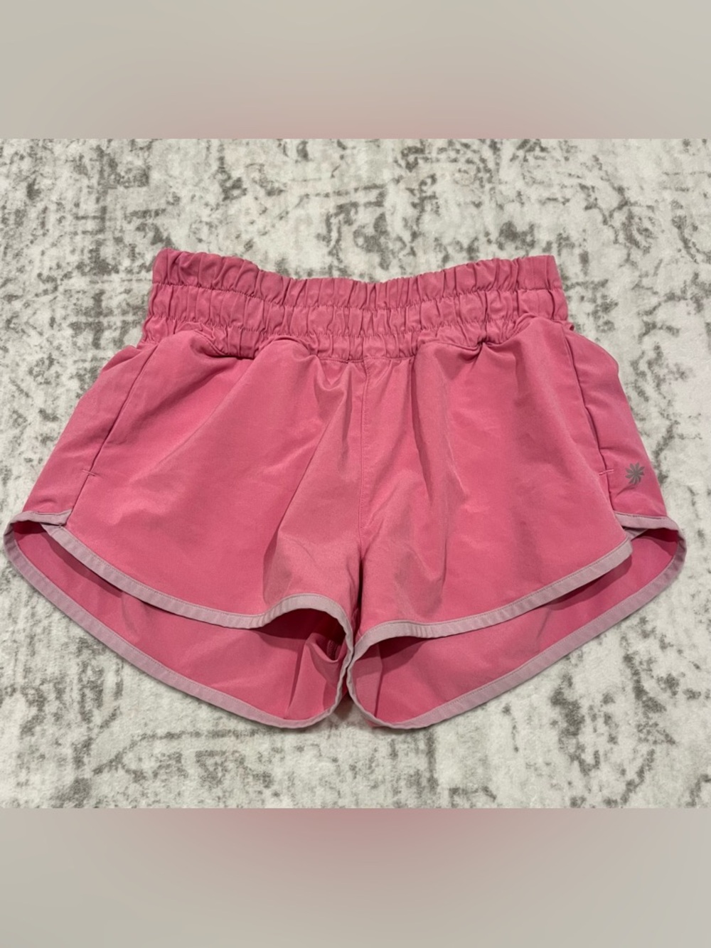 Athleta Girl Medium 8/10 Run Free 2.5” Shorts Pink VGUC